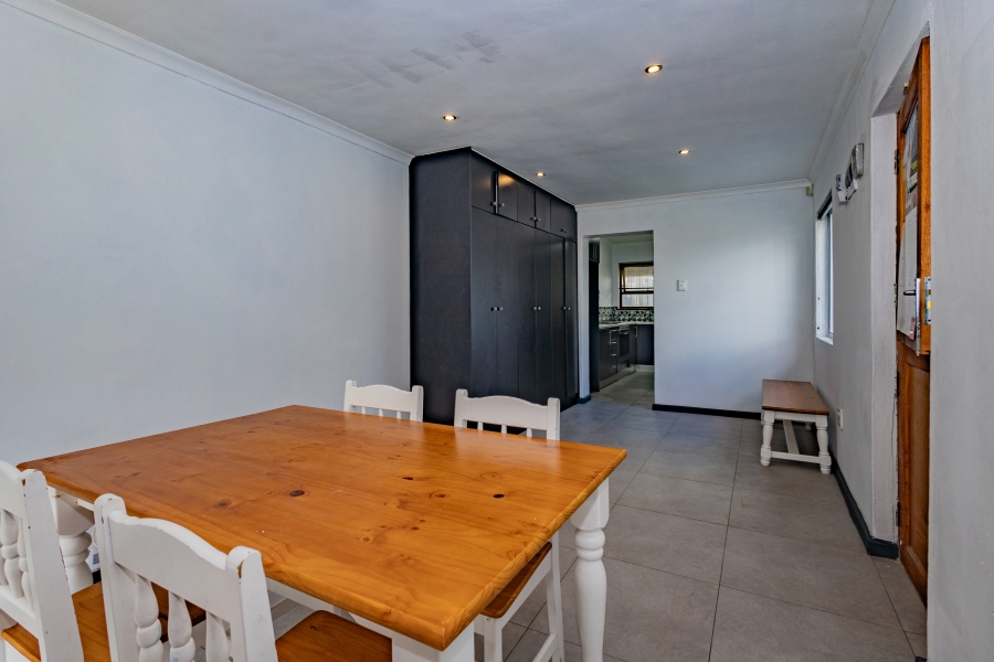 5 Bedroom Property for Sale in Vasco Estate Western Cape